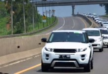 mobil putih