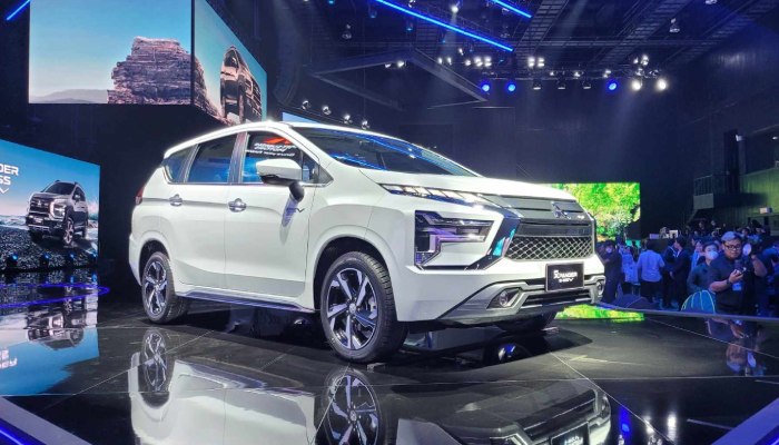 Mitsubishi Xpander Hyrbid Meluncur