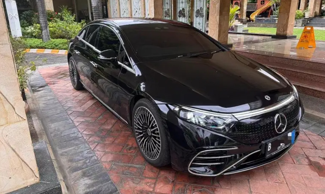 Mercedes-Benz EQS 450 