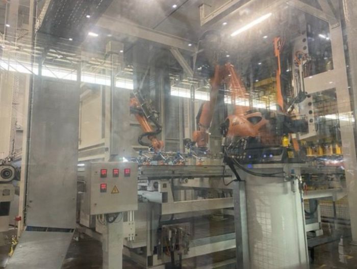 teknologi robot pabrik vinfast vietnam